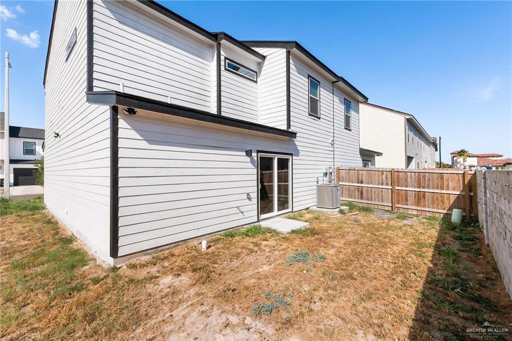 Photo 2 of 2800 Stablewood