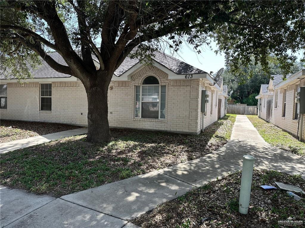 Photo 21 of 613 La Mancha Drive