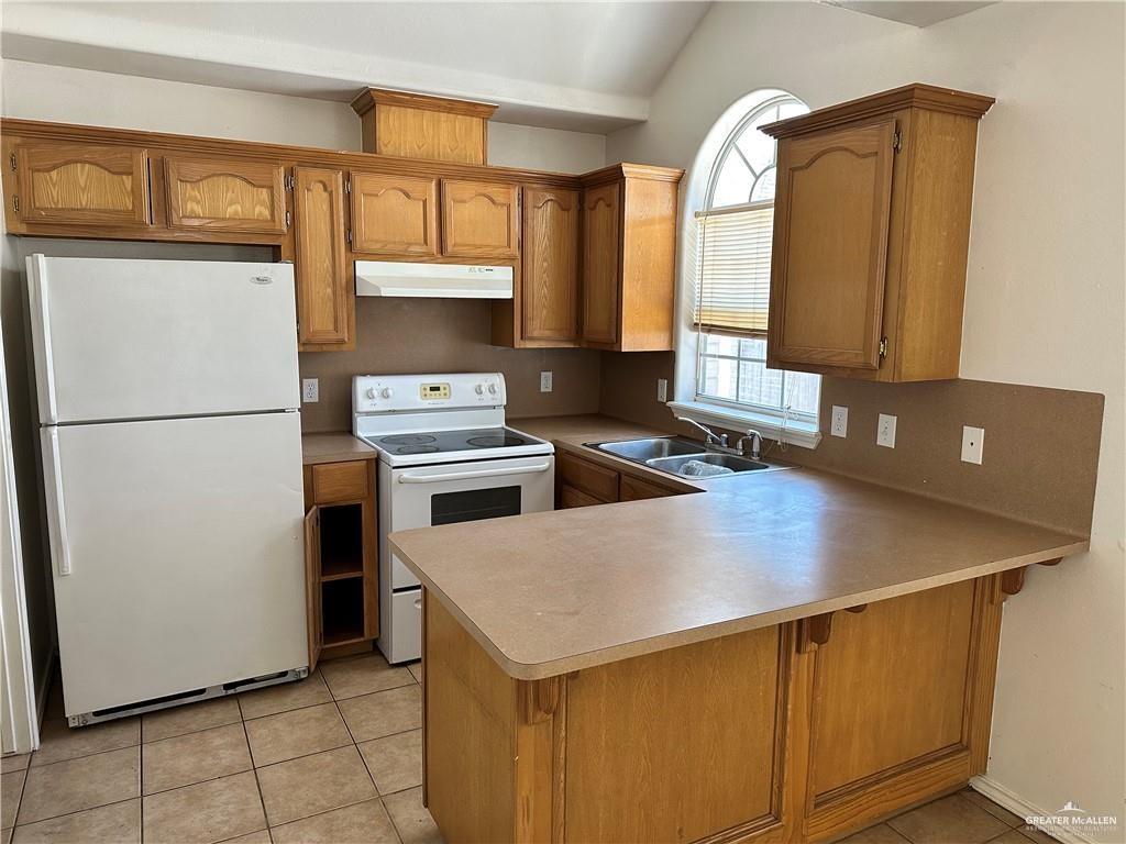 Photo 7 of 613 La Mancha Drive