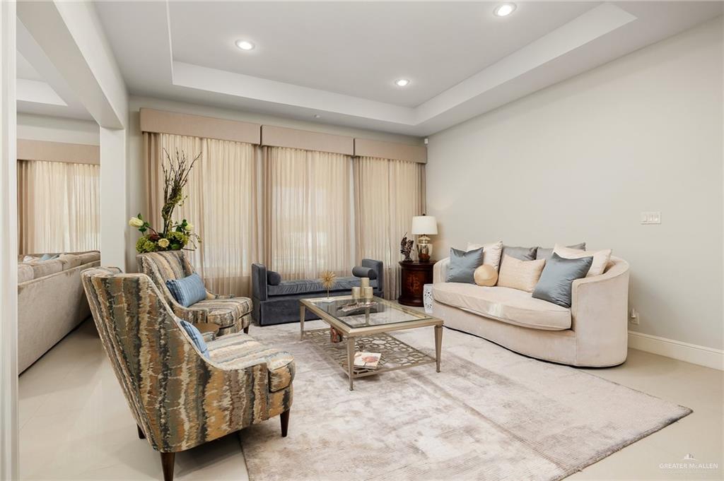 Photo 4 of 3003 Las Colinas Lane