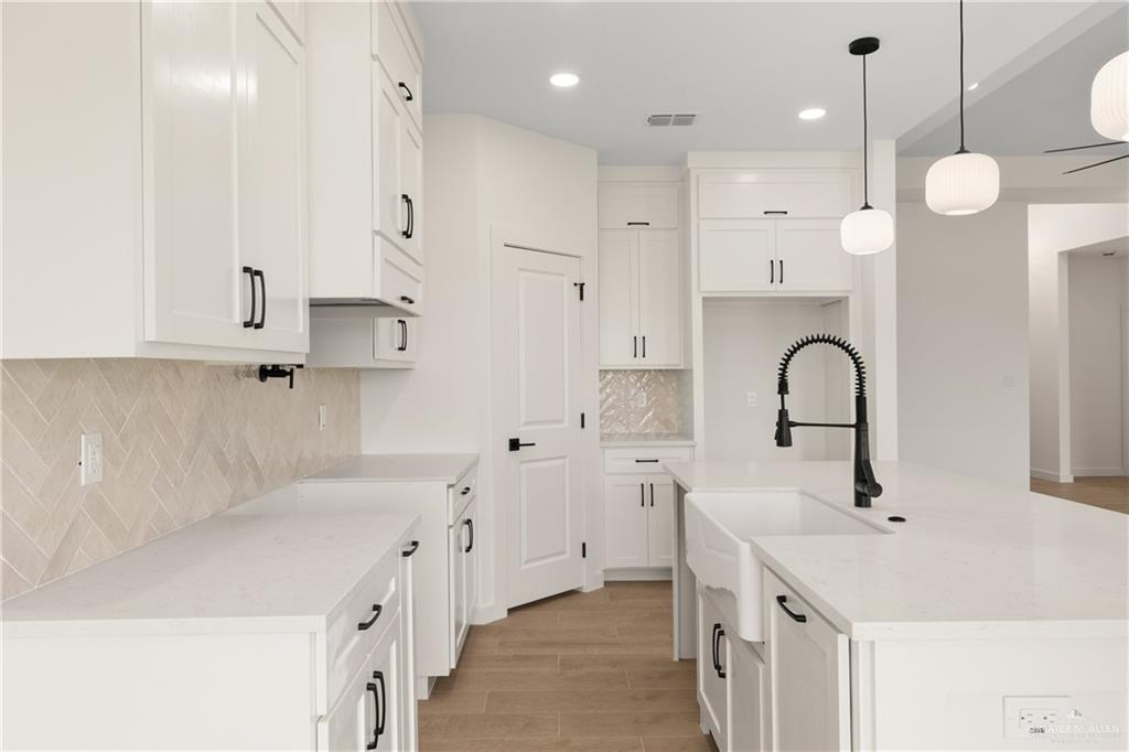 Photo 7 of 2809 Alyna Avenue