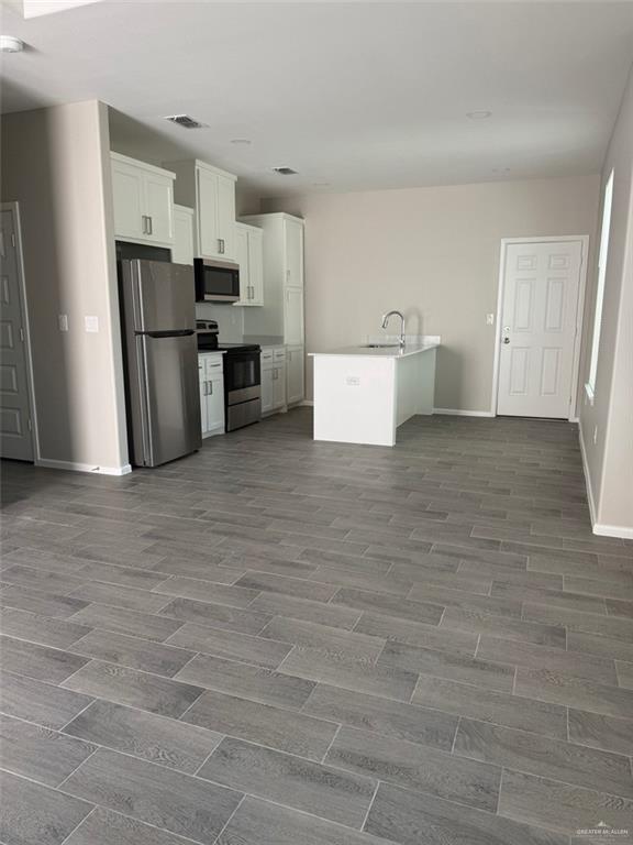 Photo 3 of 2608 Harrison Avenue