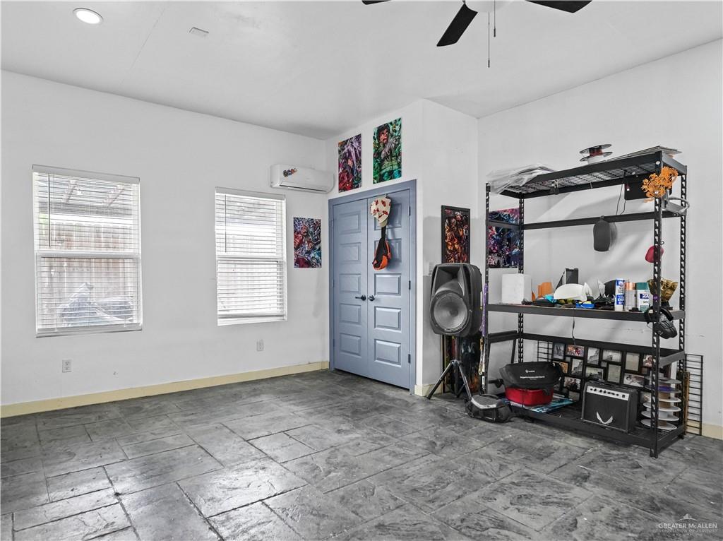 Photo 13 of 4000 Eucaliptus Avenue