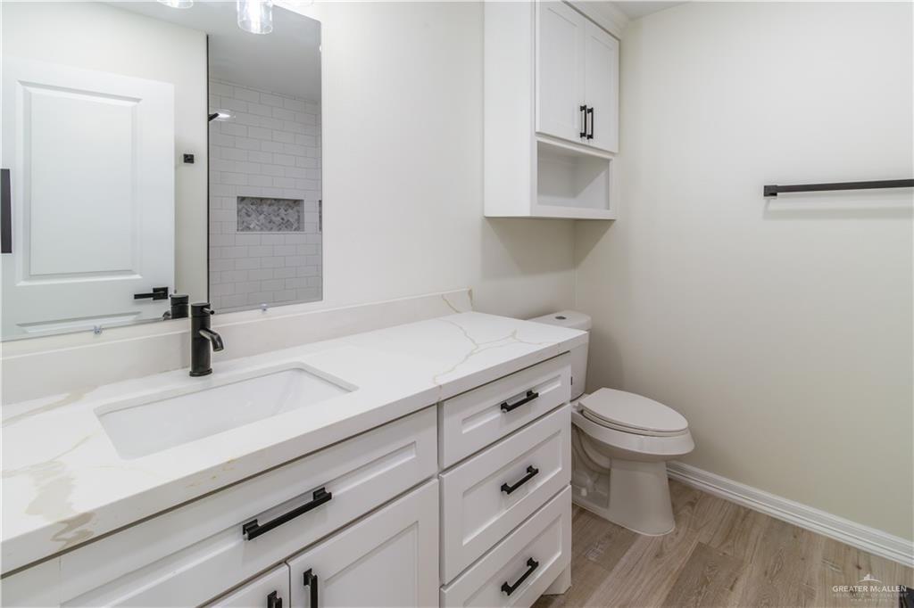 Photo 11 of 3304 Dichoso Avenue