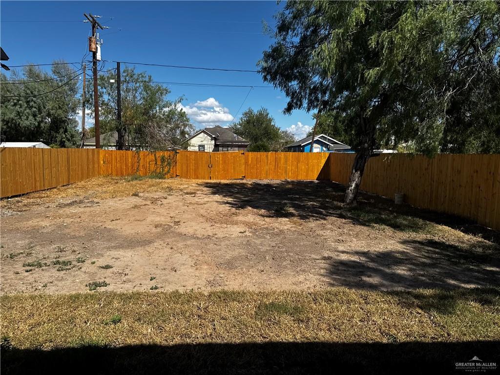 Photo 5 of 824 Virginia Street