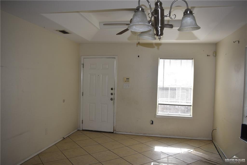 Photo 11 of 306 Albatross Avenue