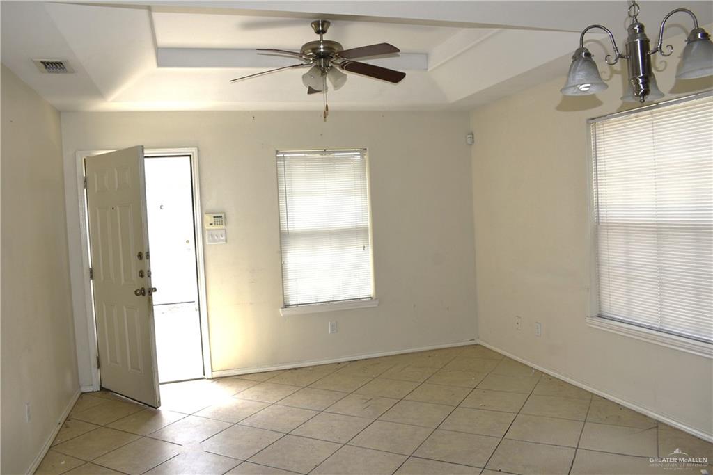 Photo 19 of 306 Albatross Avenue