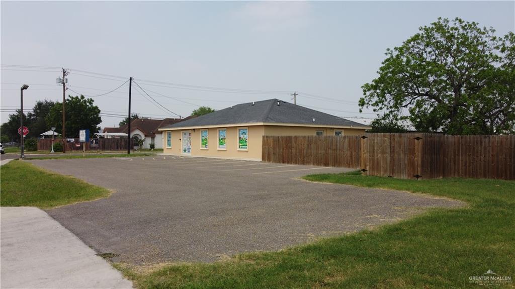 Photo 3 of 1820 Perkins Avenue