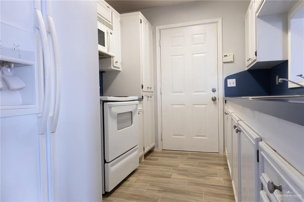 Photo 5 of 2203 Coma Avenue