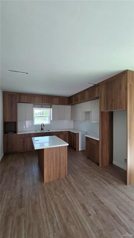 Photo 3 of 1801 Esperanza Avenue #4