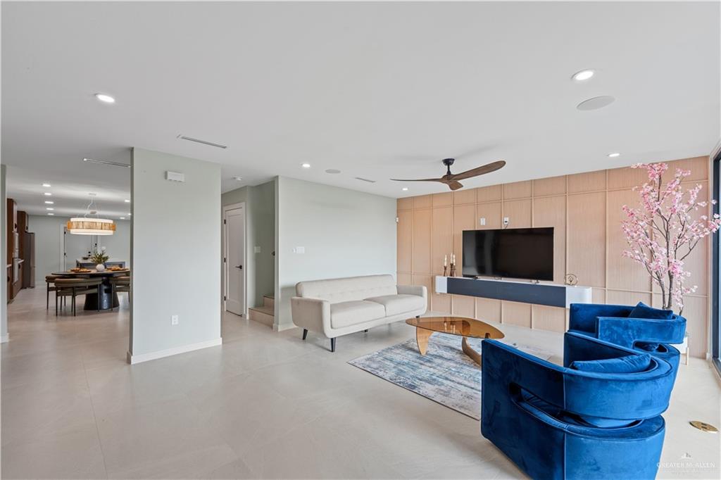 Photo 3 of 1420 7th Avenue