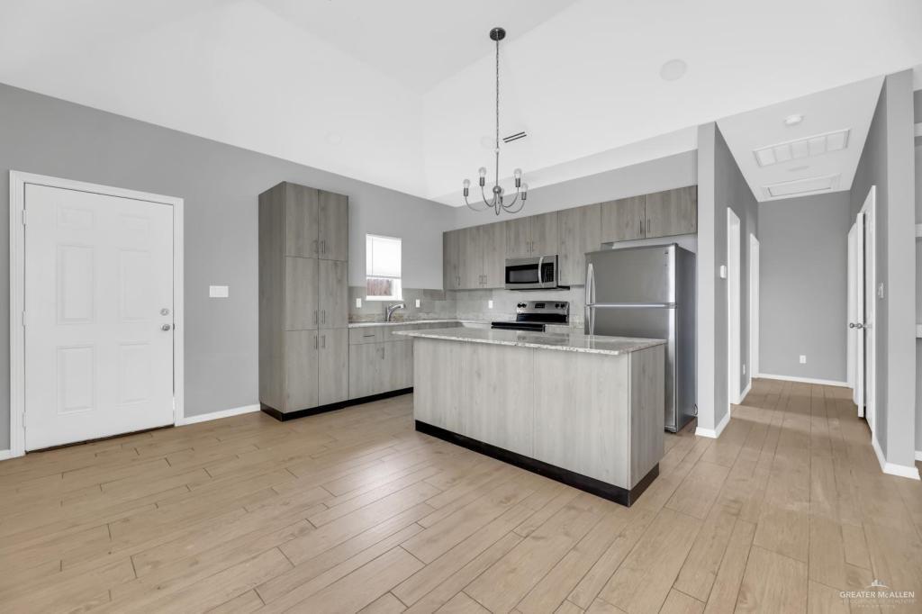 Photo 6 of 2704 Eisenhower Avenue #3