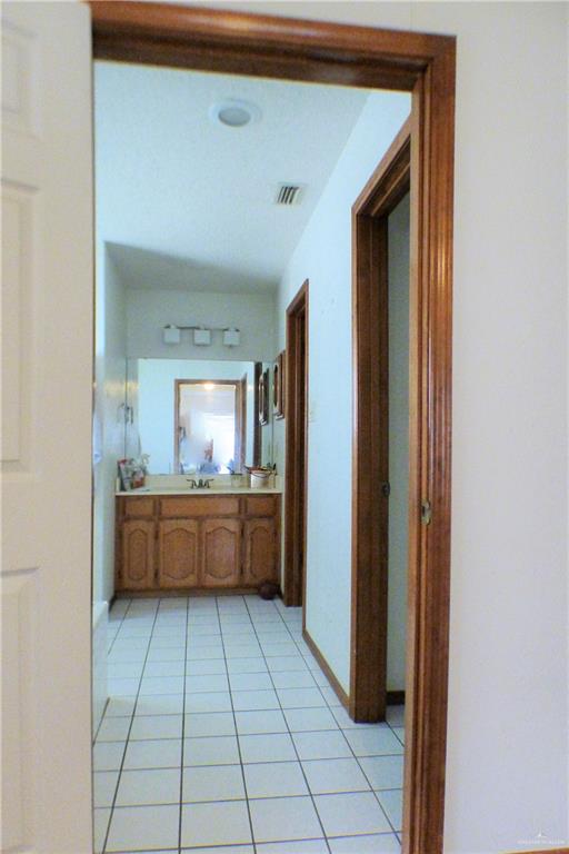 Photo 13 of 2901 Lakewood Court
