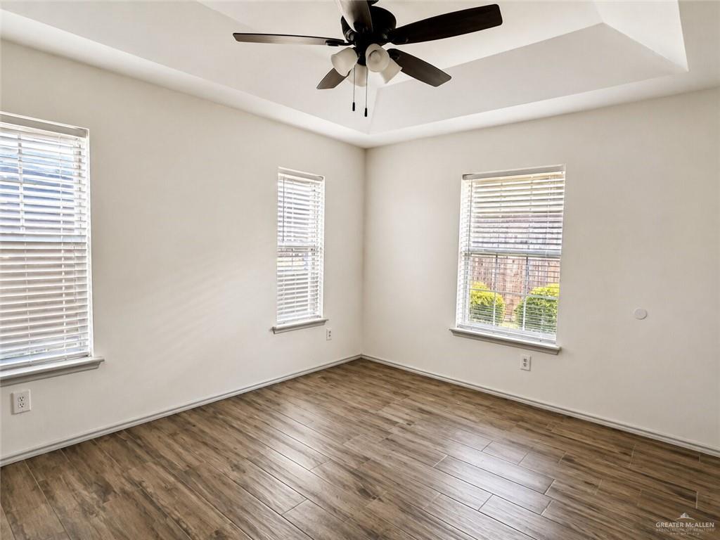 Photo 7 of 918 Stonehaven Boulevard
