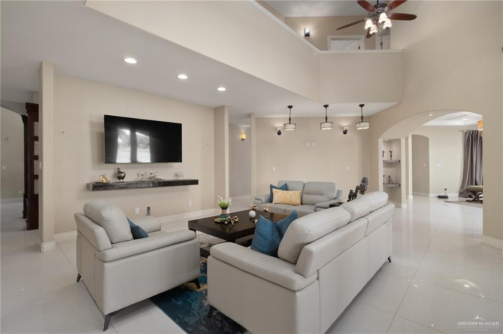 Photo 8 of 7405 Lago Escondido Drive