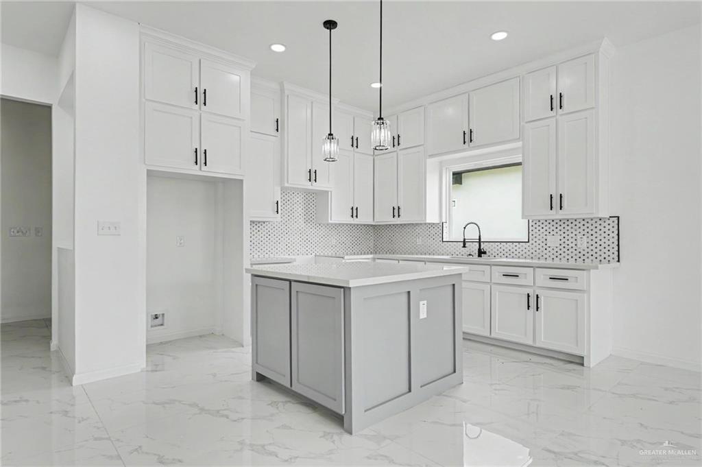 Photo 7 of 5805 Gira Del Sol Street