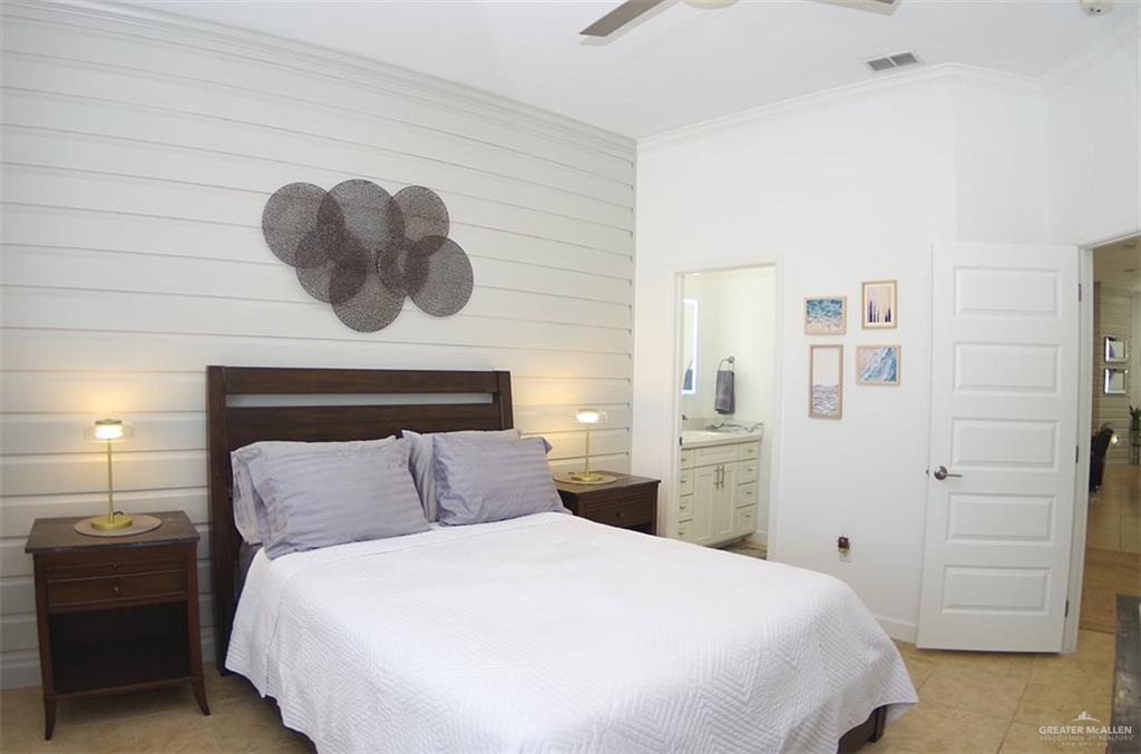 Photo 19 of 6410 Padre Boulevard #102