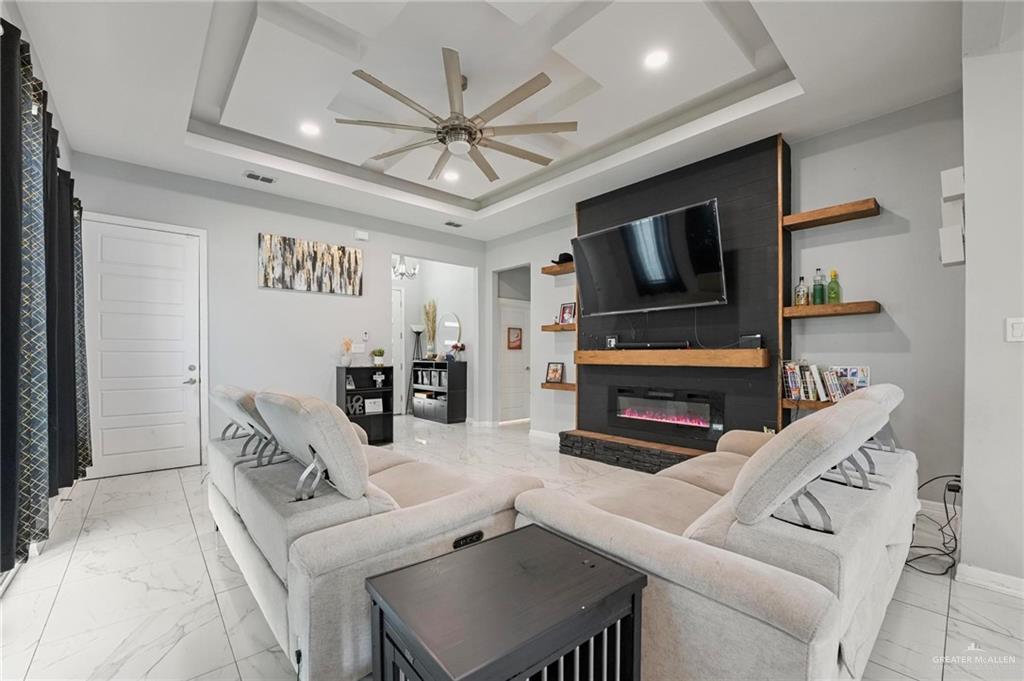 Photo 3 of 1605 Zenith Drive