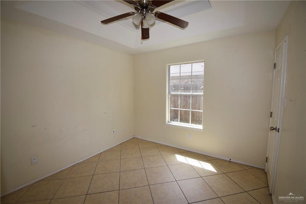 Photo 12 of 207 Albatross Avenue