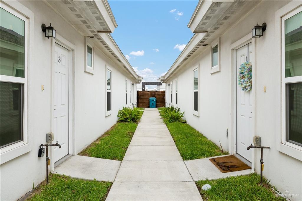 Photo 2 of 907 Carmel Avenue #1