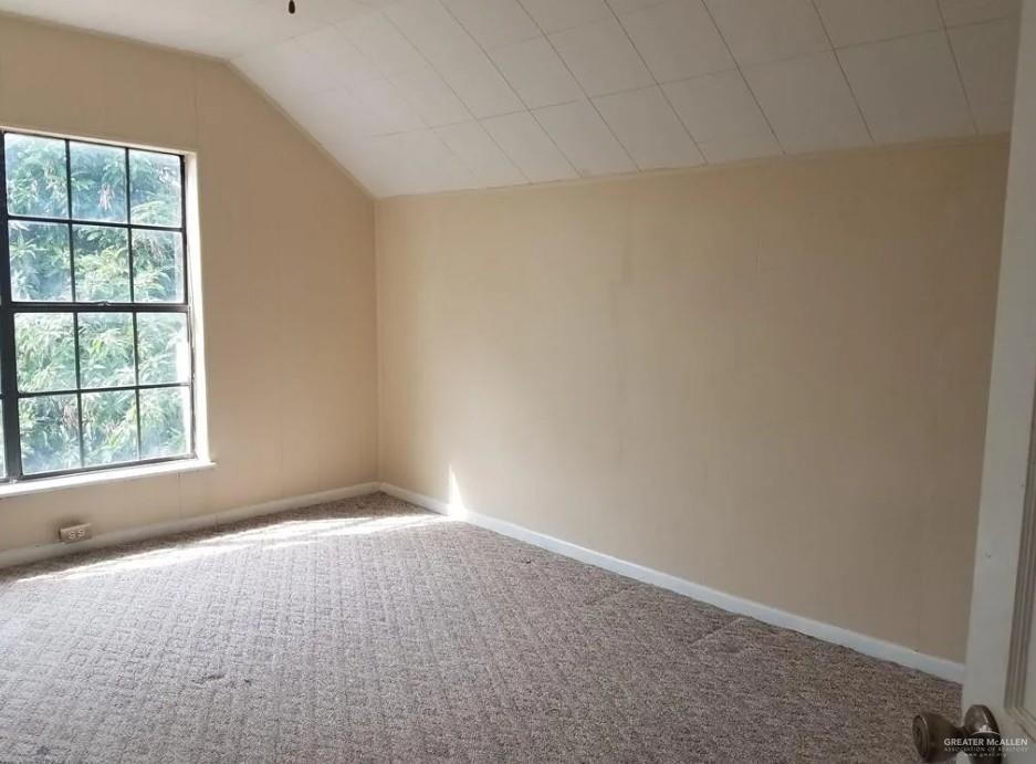 Photo 10 of 712 Illinois Avenue