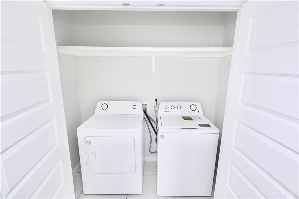 Photo 11 of 1417 Xanthia Street #Apt #4