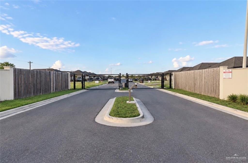 Photo 12 of 1417 Xanthia Street #Apt #4