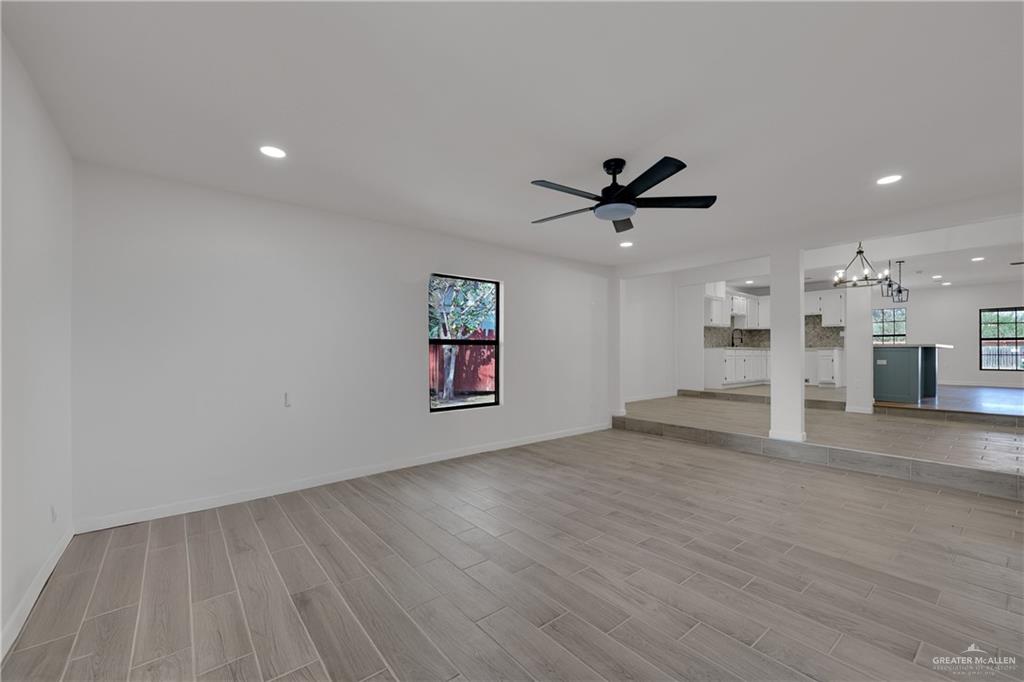 Photo 6 of 1409 Redwood Avenue