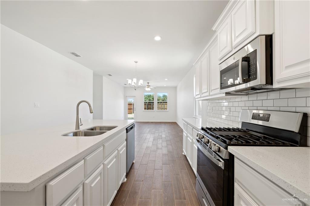 Photo 5 of 905 Fall Aster Street