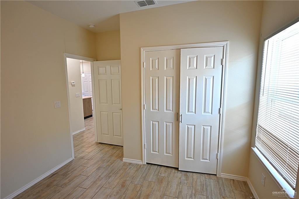 Photo 10 of 4902 Hiawatha Drive