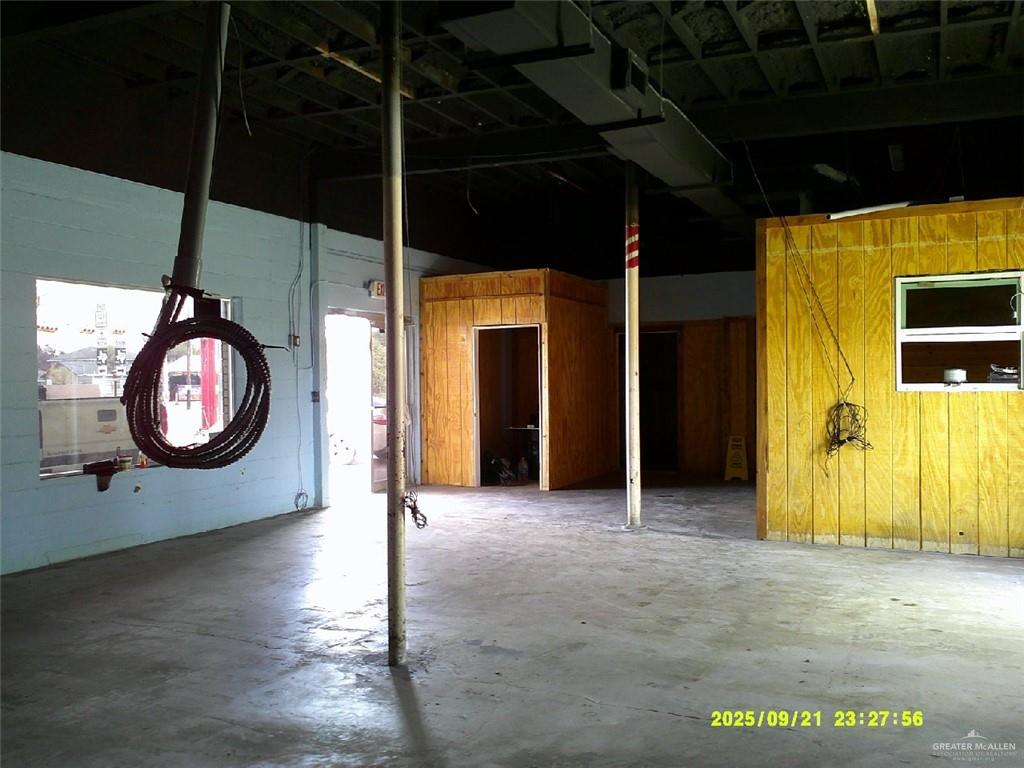 Photo 3 of Avenue