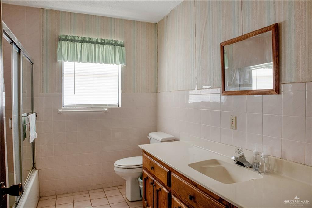 Photo 6 of 849 Clark Street