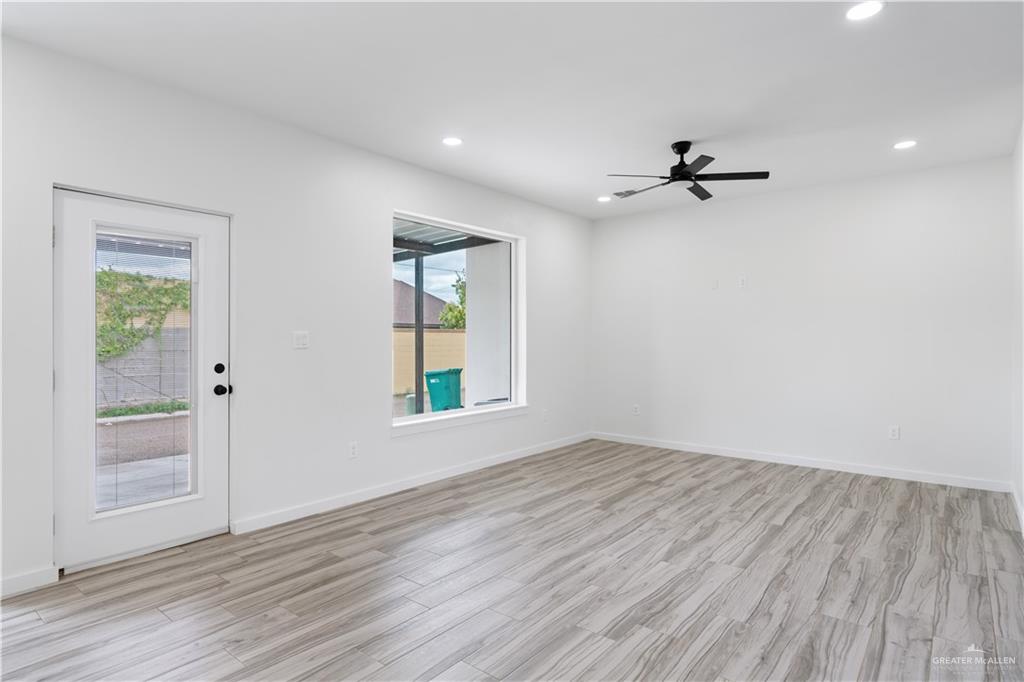 Photo 5 of 702 Seminole Avenue
