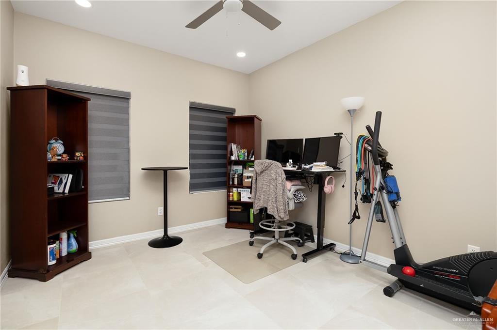 Photo 13 of 6000 Rayo Del Sol Street