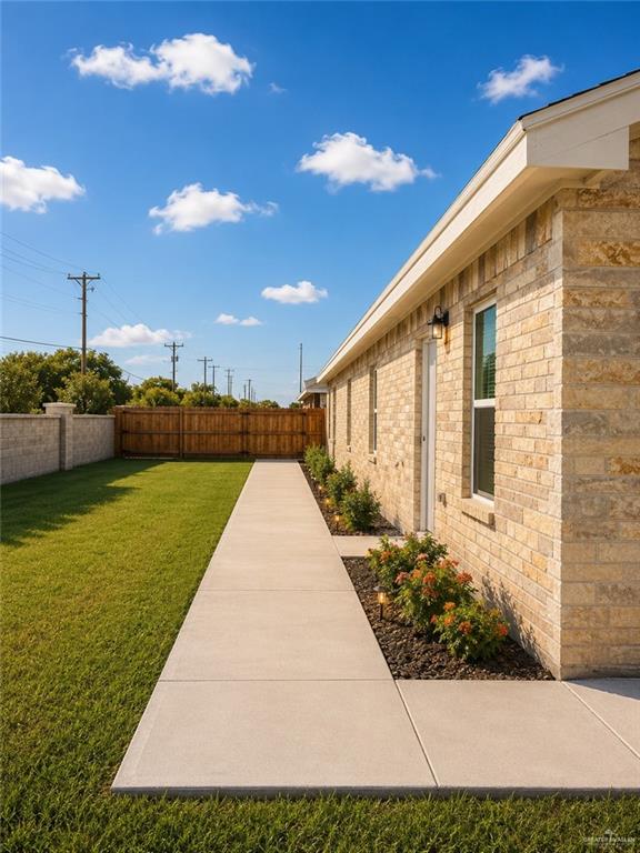 Photo 16 of 1601 Cortlandt Street #3