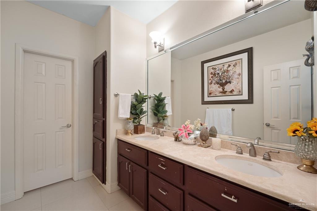 Photo 14 of 706 Chelsea Drive