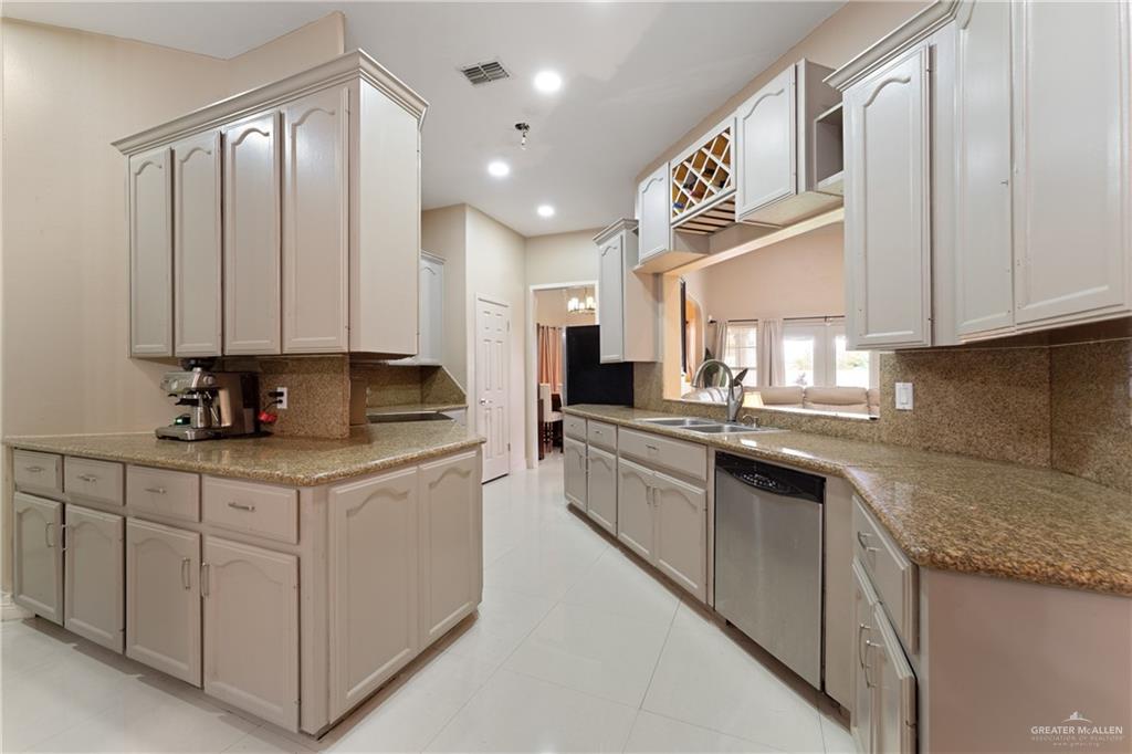 Photo 7 of 706 Chelsea Drive
