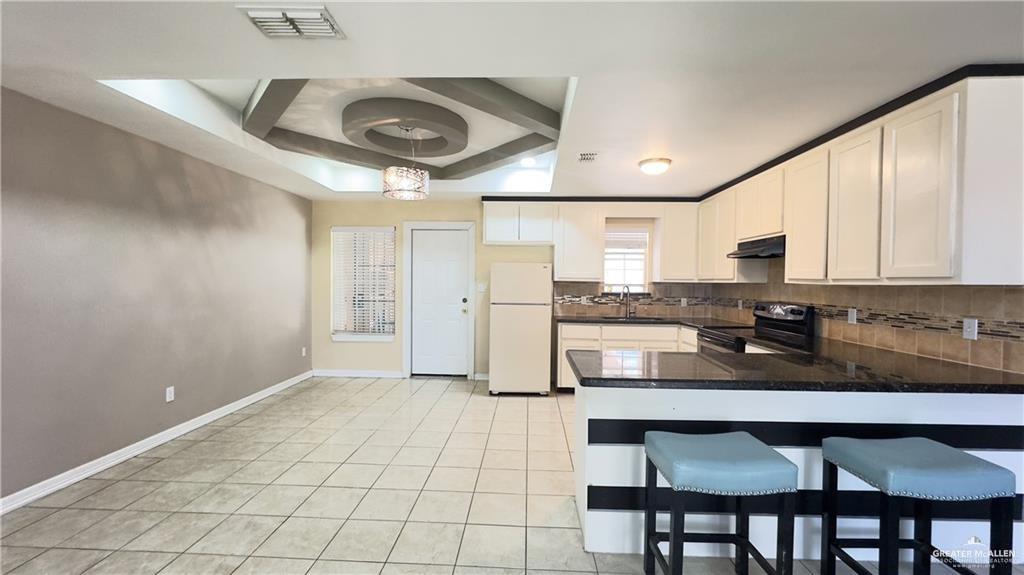 Photo 8 of 113 Greenlawn Drive