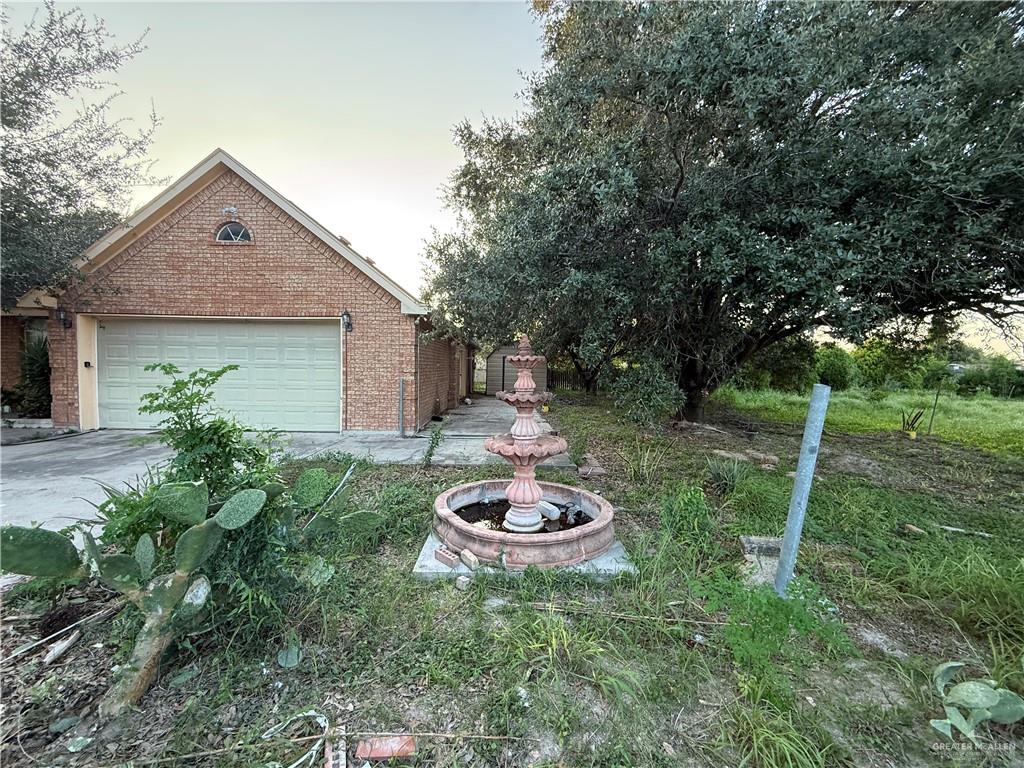 Photo 24 of 2100 Flor Lane