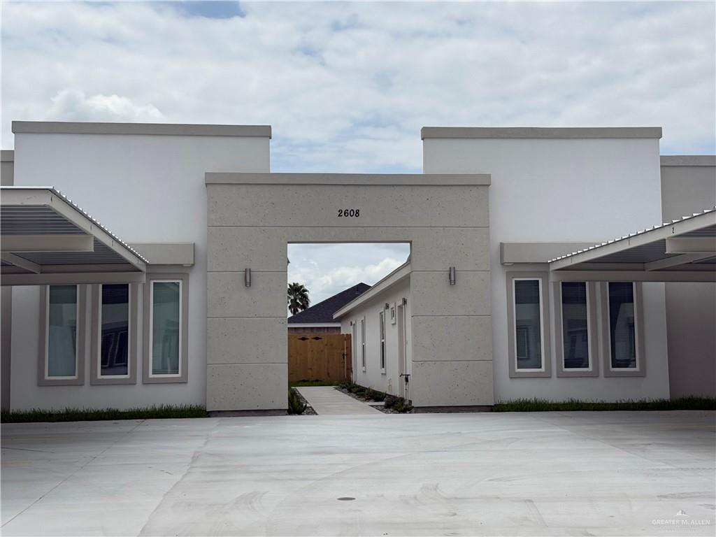 Photo 3 of 2608 Harrison Avenue #1