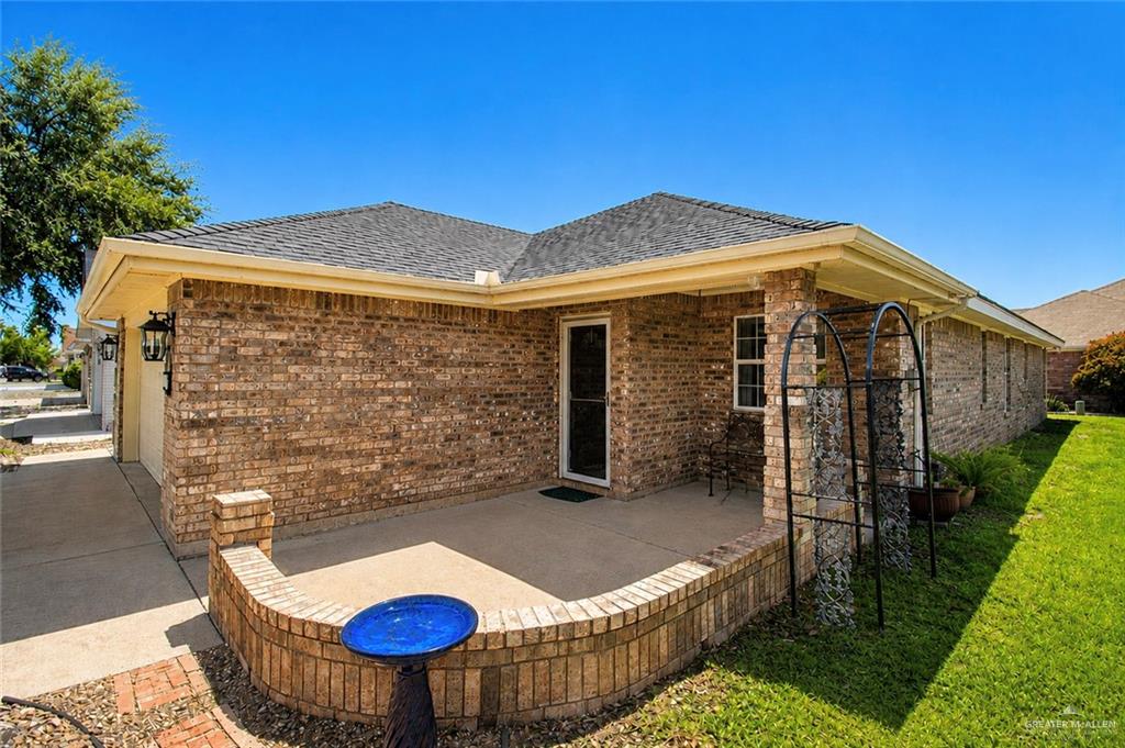 Photo 18 of 114 Saturn Street