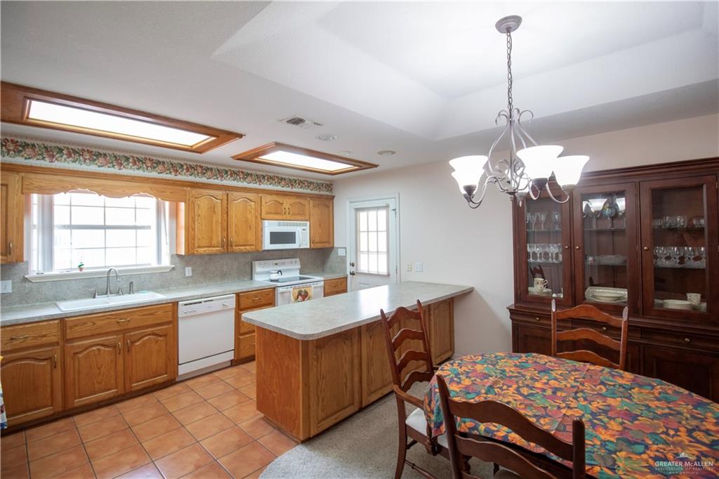 Photo 6 of 114 Saturn Street