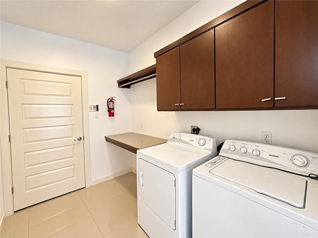 Photo 10 of 1413 Keeton Avenue #19