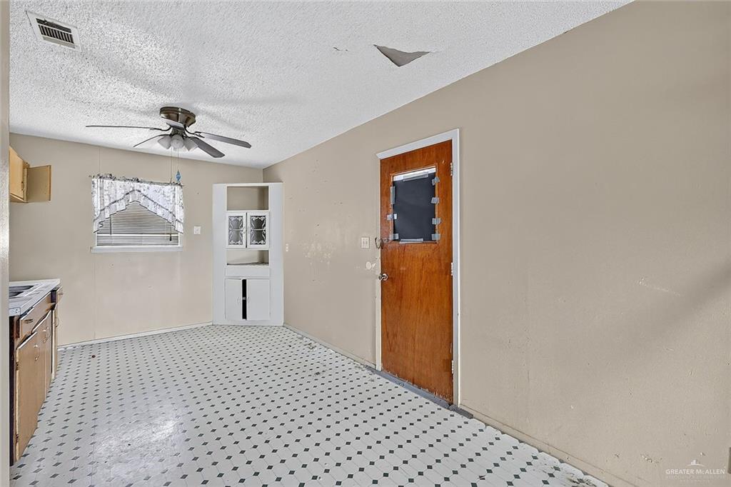 Photo 6 of 1000 Peter Street