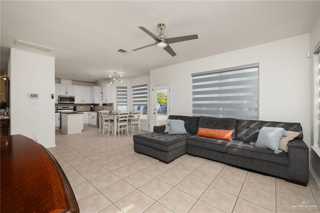 Photo 4 of 3207 San Andres Street