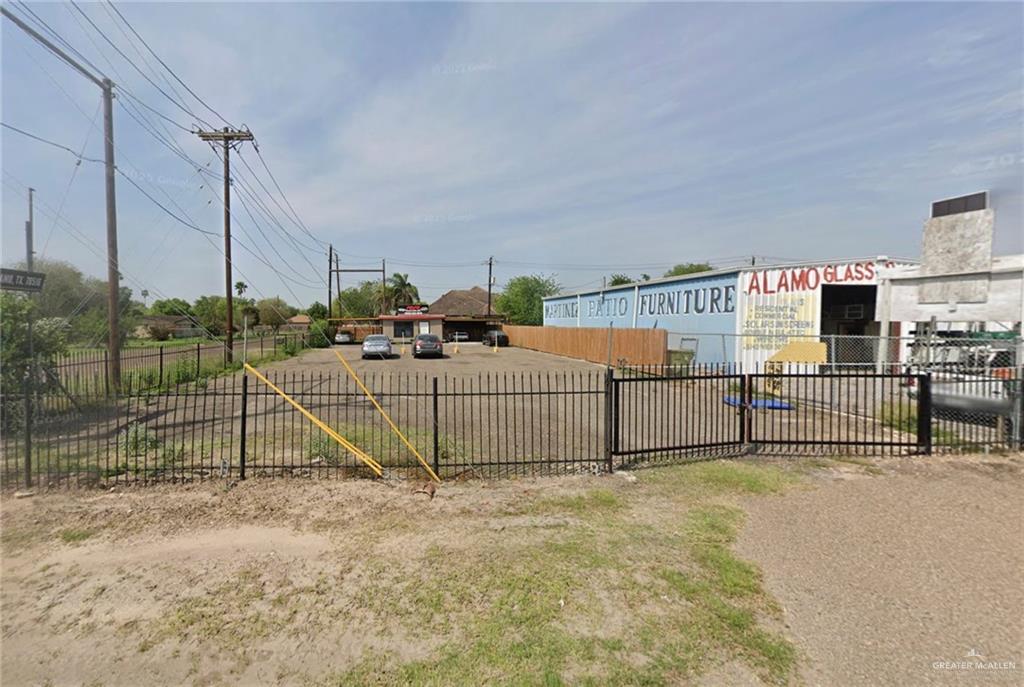 Commercial home at 534 Frontage Road, Alamo, Texas