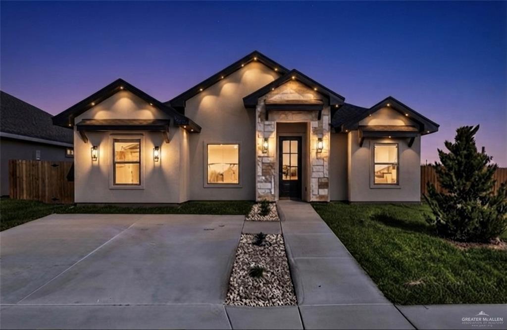 Photo 2 of 1105 Altuve Drive