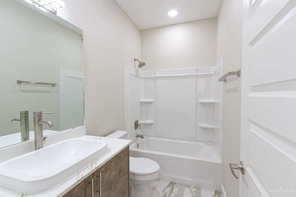 Photo 6 of 501 Emerald Avenue