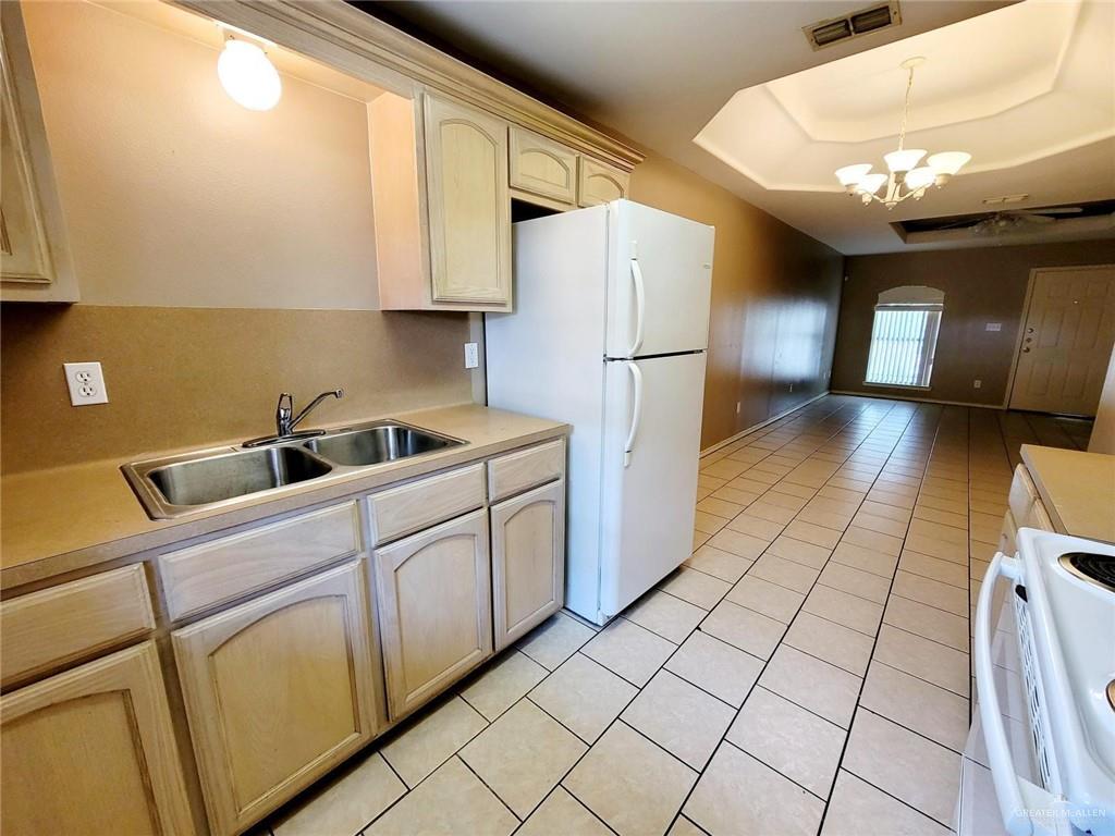 Photo 8 of 2402 Tahiti Drive #6
