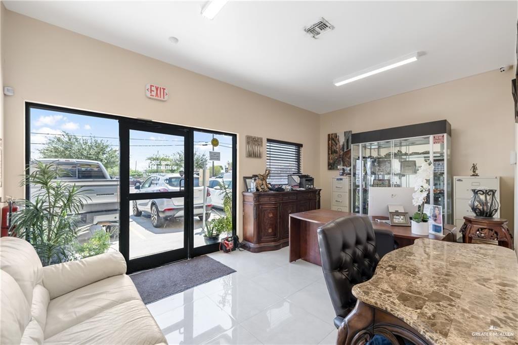 Photo 14 of 3303 Veterans Boulevard